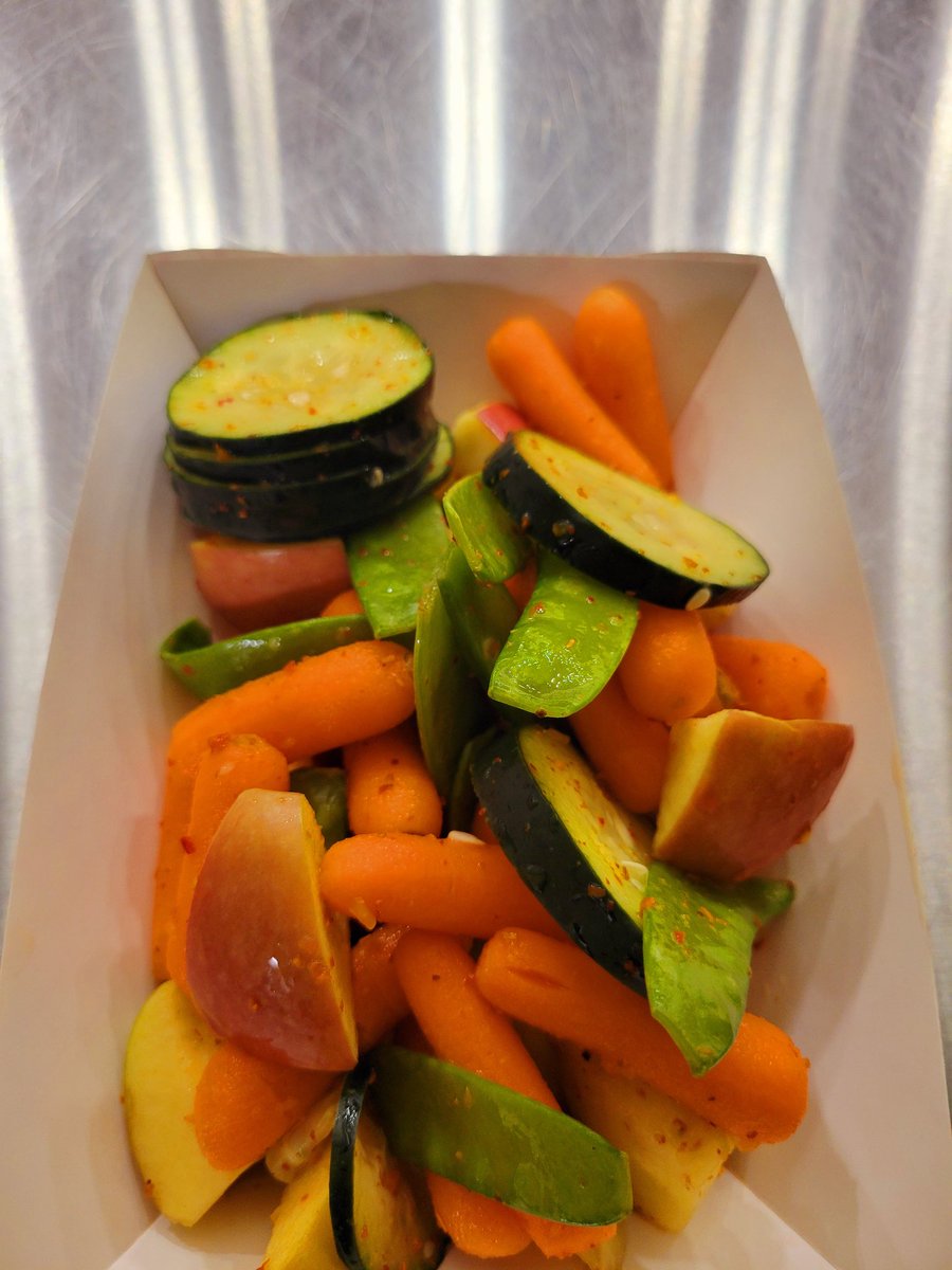 luxurytax8's tweet image. BLESSED to have breakfast on the table this morning.
Cooking healthy foods is stress therapy too. Engaging in hands-on tasks like chopping and stirring creates a meditative rhythm that eases the day’s stress. It’s a rest for your mind.
#eatclean #eatcleangetlean #health