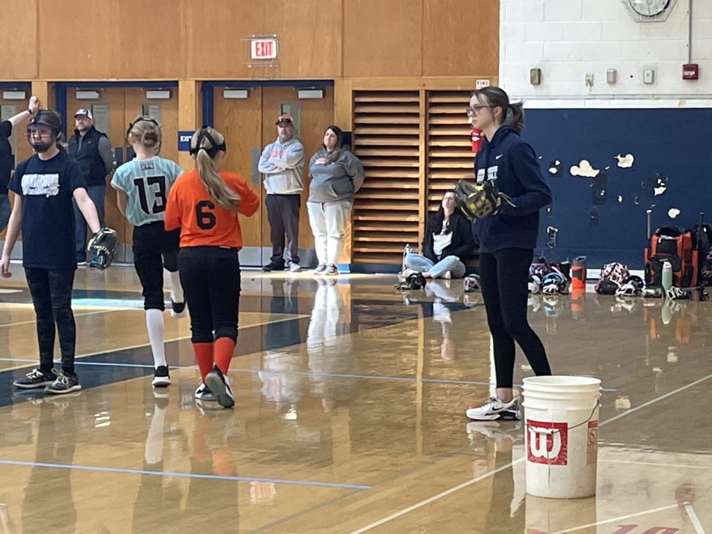 Helping out at my High School Softball Kids Clinic this past Saturday!