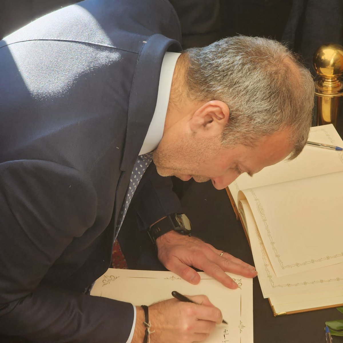 Gebran_Bassil's tweet photo. خلال اداء واجب التعزية بالسيد الشهيد حسن نصرالله في الضاحية الجنوبية مع وفد من التيار الوطني الحر https://t.co/ucVJc3aE5R