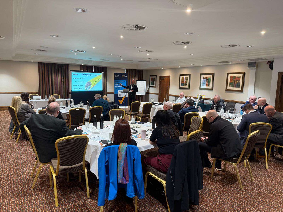 ASCP_UK's tweet image. Big shoutout to John from TracPipe for a great session at #ASCPLive Scotland!

Discussing TracPipe’s semi-rigid gas pipe innovations &amp;amp; how they’re improving safety &amp;amp; efficiency.

Thank you TracPipe for sponsoring todays event!

#GasSafety #HousingCompliance #TracPipe