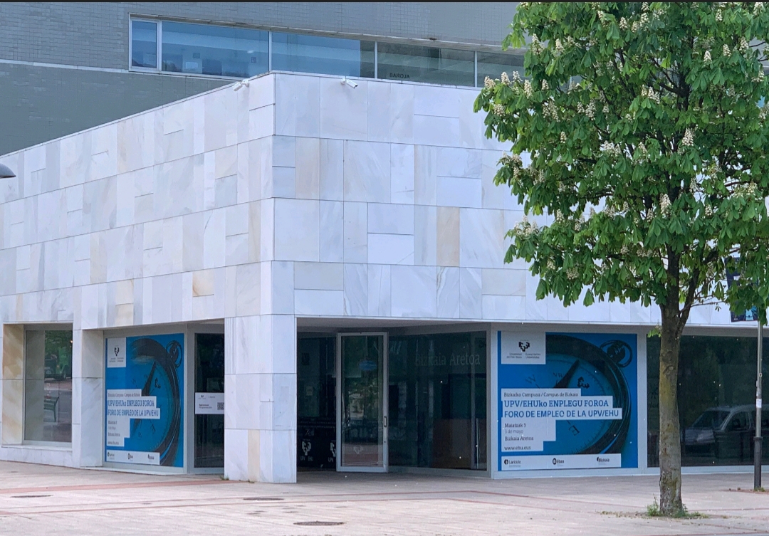 🚩#Lan bila zaude? Etorri UPV/EHUko #Enplegu #Forora martxoaren 5ean Bizkaia Aretoan🚩
93 enpresa/entitate,  200 lan-eskaintza inguru, enpresekin elkarrizketak egiteko aukera, curriculuma uzteko aukera eta mahai-inguruak sektoreka.
➡️Izena eman: labur.eus/9xjTH