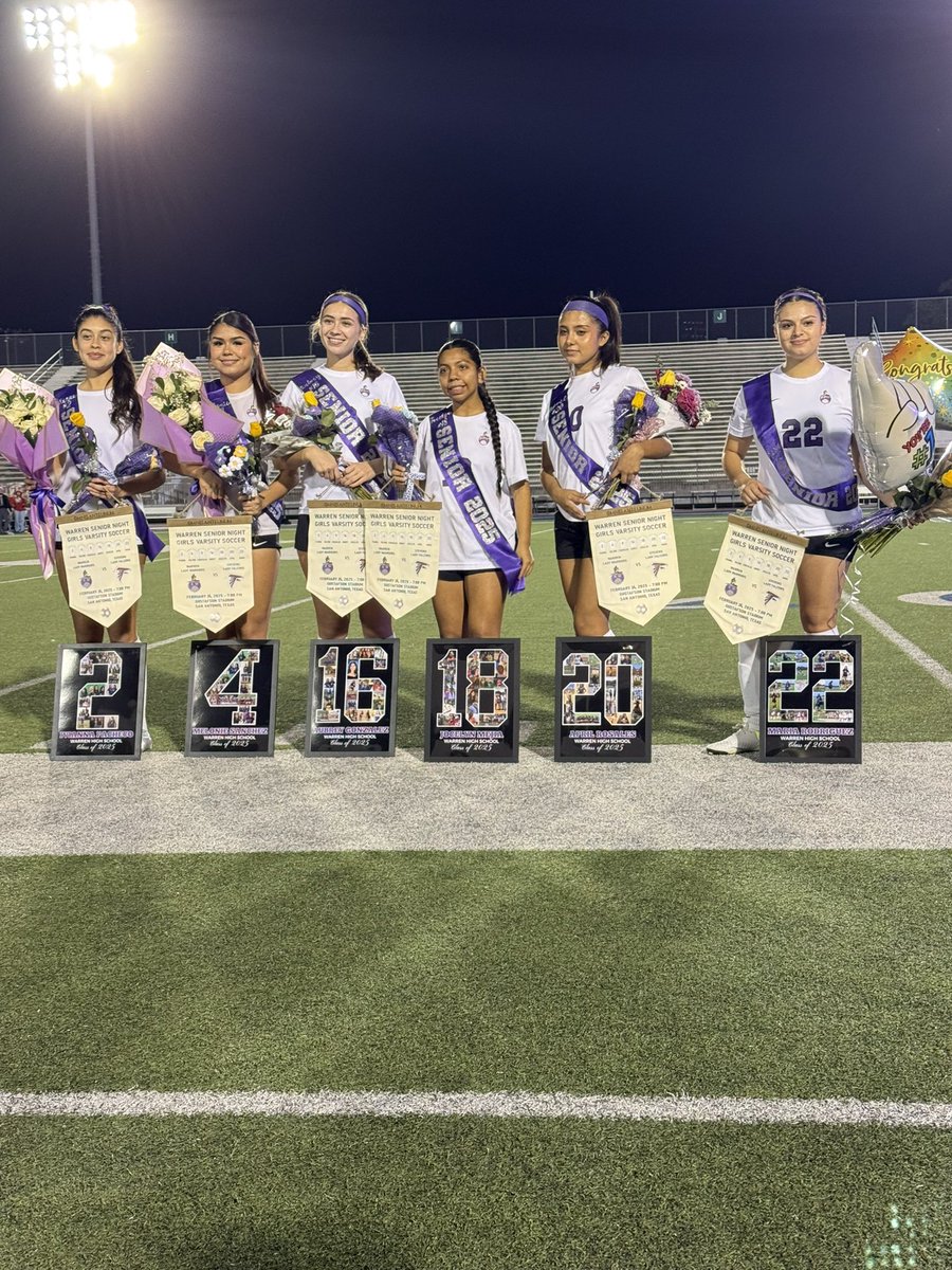 Celebrated our seniors last night 💜
