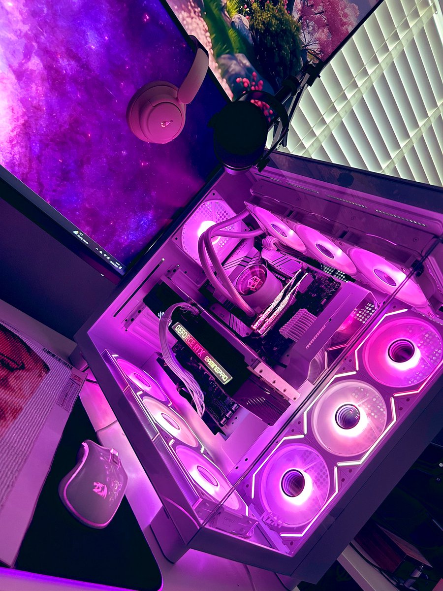 PoisonXVY (Becca) tweet media