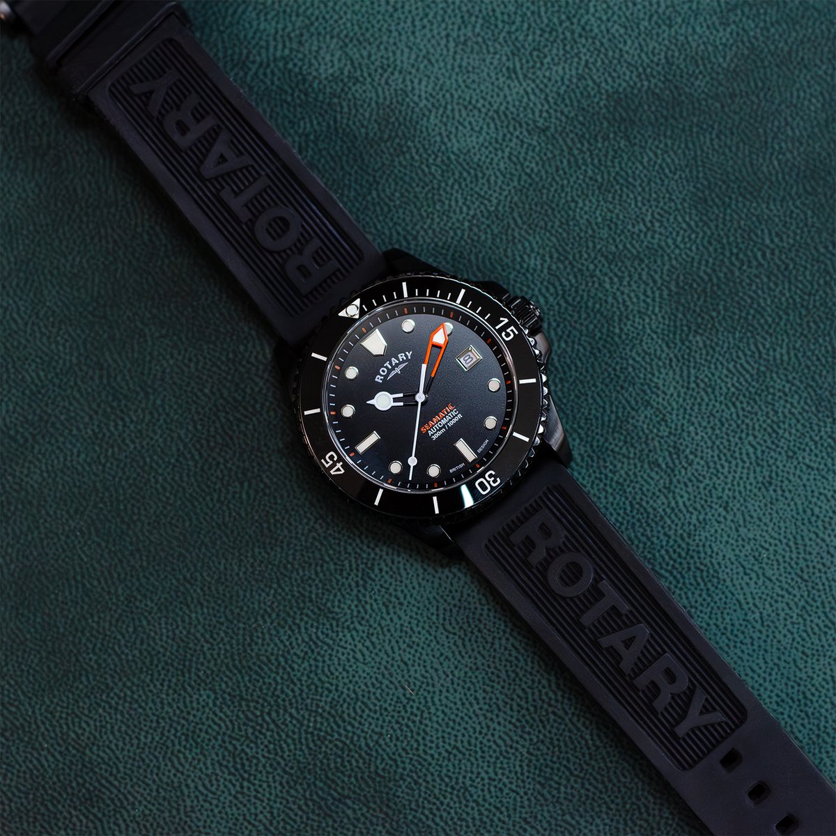 Adventure on with the Seamatic Strap Black Edition, available exclusively at our online store.

With 300m of water resistance, a silicone strap and uni-directional dive bezel, the Seamatic strap is a true titan of the ocean 🌊