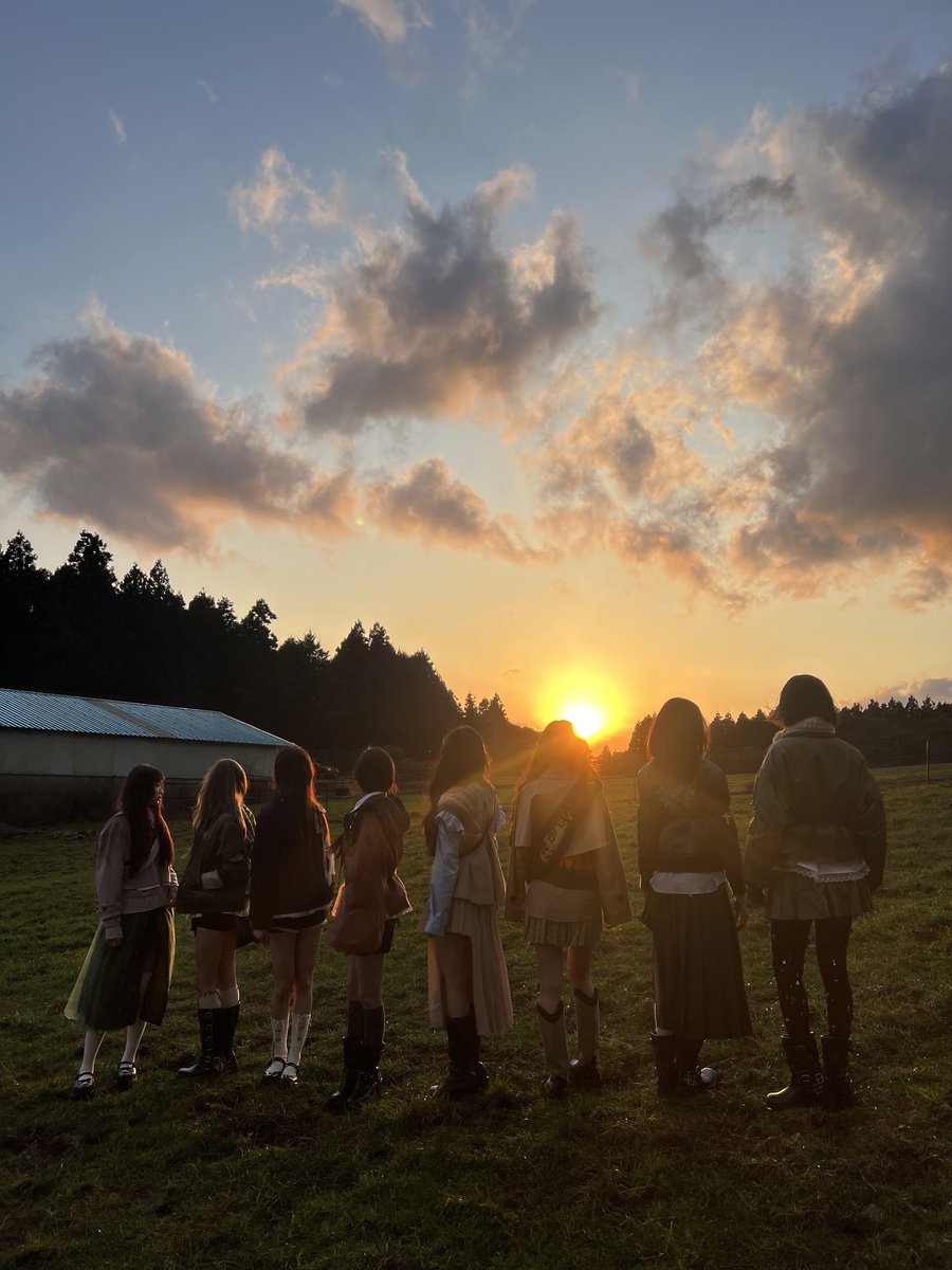 carmneitta's tweet photo. 햇살빛 처럼. . . 우리를빛나다🌄 https://t.co/kz7h526RcX