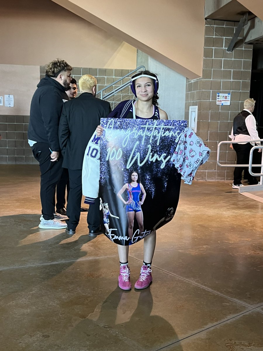 Monarchs_MHS's tweet image. Hey @ManzanoMonarchs!  Help me congratulate Emma Gutierrez on her Back to Back State Champion title!  Way to rep the #PurplePride Emma! 👑