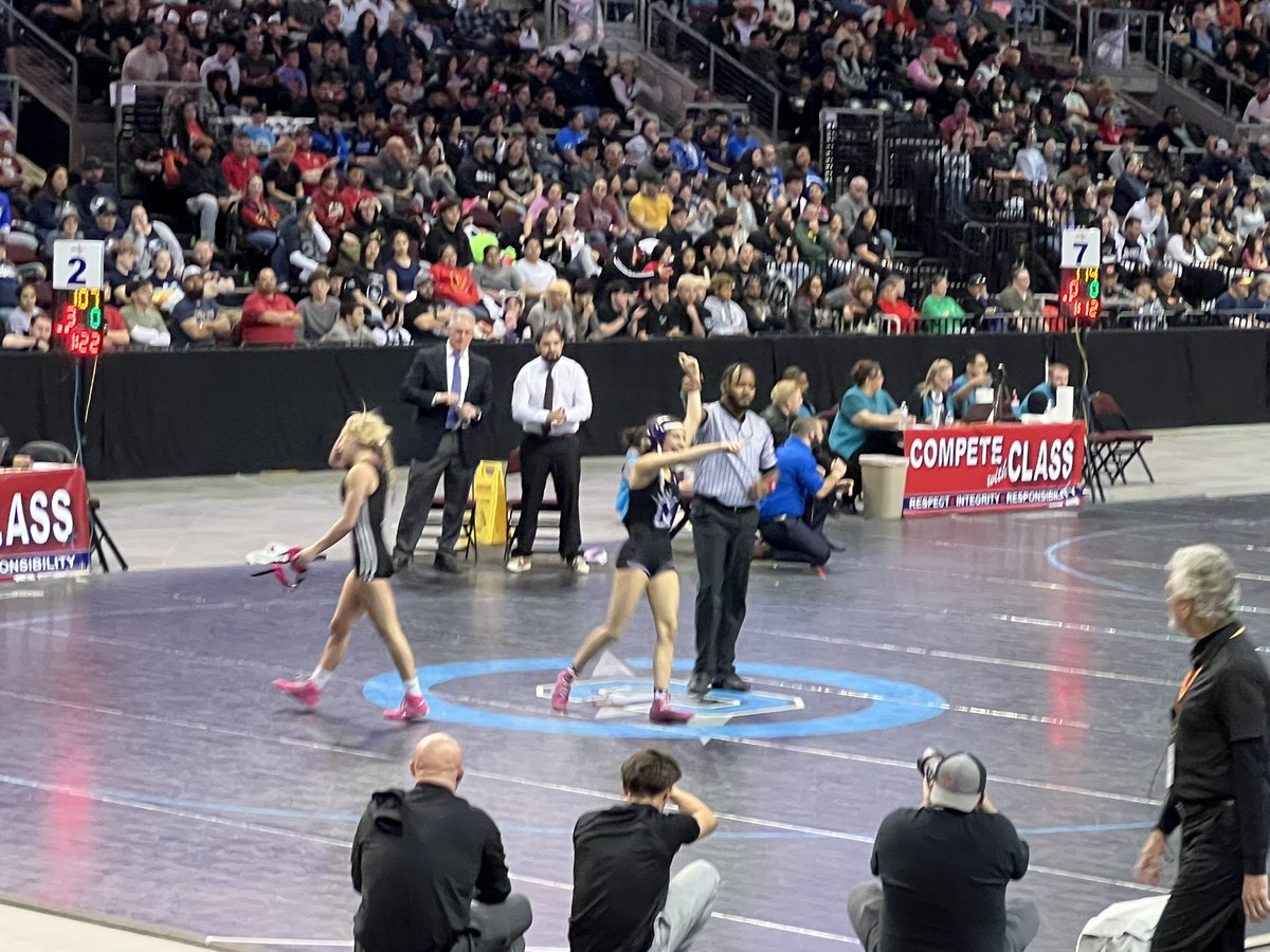 Monarchs_MHS's tweet image. Hey @ManzanoMonarchs!  Help me congratulate Emma Gutierrez on her Back to Back State Champion title!  Way to rep the #PurplePride Emma! 👑