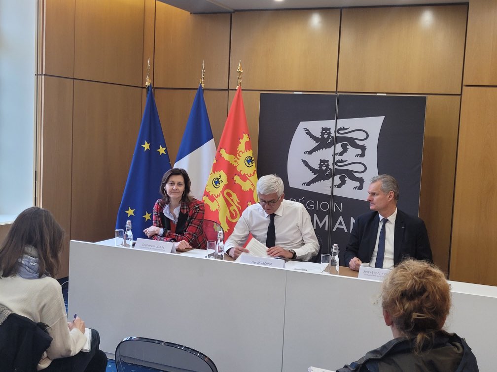 Avec <a href="/Herve_Morin/">Hervé Morin</a> et <a href="/SophieGaugain/">Sophie Gaugain</a> pour annoncer que la <a href="/RegionNormandie/">Région Normandie</a> ne lèvera pas le Versement Mobilité régional. L’heure n’est pas à la levée d’un nouvel impôt sur les administrations, les entreprises et les associations. L’impôt n’est pas la solution à tous les problèmes.