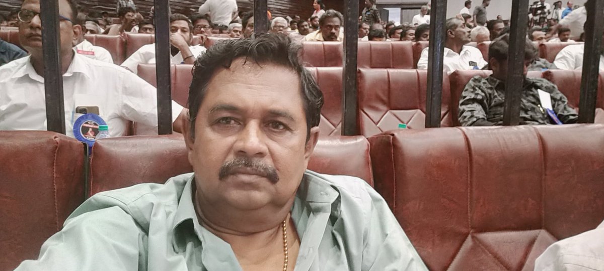 thasapparaj's tweet photo. மதம்,சாதி,உயர் சாதி-தாழ் சாதி என்ற சம்பாஷணைகள் நடக்கும் இடத்தைக்கூடநாம் நெருங்கக்கூடாது என்பதைத்தாழ்மையுடன் கேட்டுக்கொள்கிறேன். இது ஒரு ஆரம்ப சிகிச்சையாகஇருக்கும்....   அக்டோபர் 1987.
 “மன்றம்” என்ற இடத்தில் “கட்சி” என்றோ "மக்கள் நீதி மய்யம்" என்றோமாற்றினால் மட்டும் போதும். https://t.co/Bu3yUCDBu7