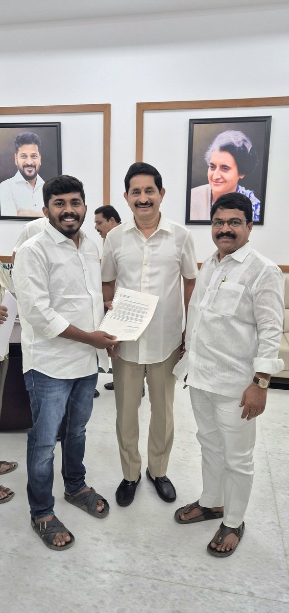 INCRahamathulla's tweet photo. తెలంగాణ రాష్ట్ర ముఖ్యమంత్రి సలహాదారులు శ్రీ వేం నరేందర్ రెడ్డి గారిని మర్యాదపూర్వకంగా కలిసిన మొహమ్మద్ రహమతుల్లా.

@Vemnarenderredy @MohammedAnkus @TelanganaCMO @INCTelangana https://t.co/IOhF2osZzz