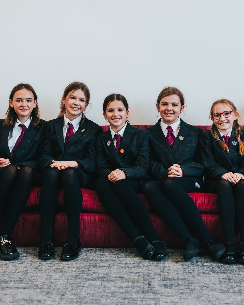 Schoolblazer tweet media