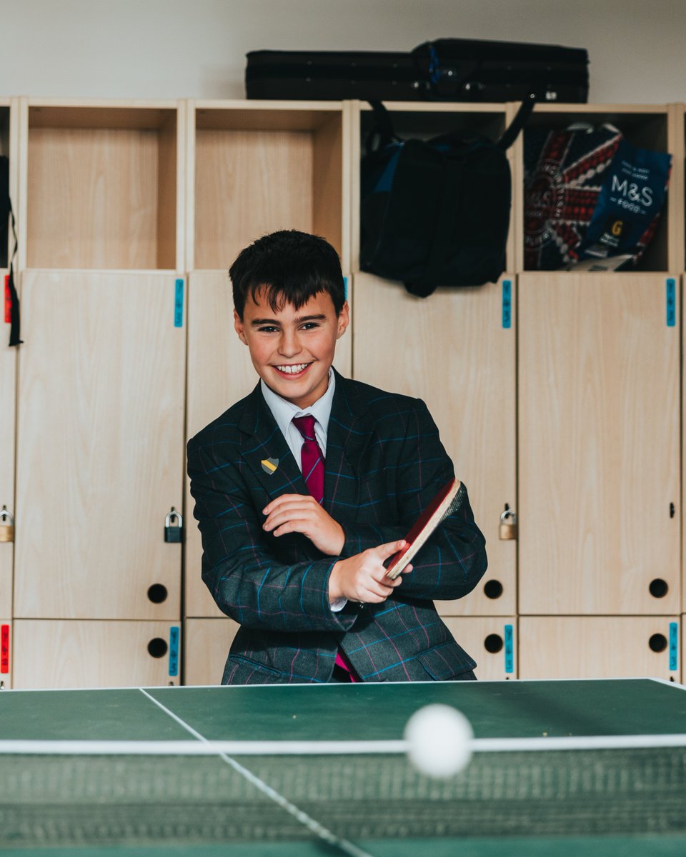 Schoolblazer tweet media