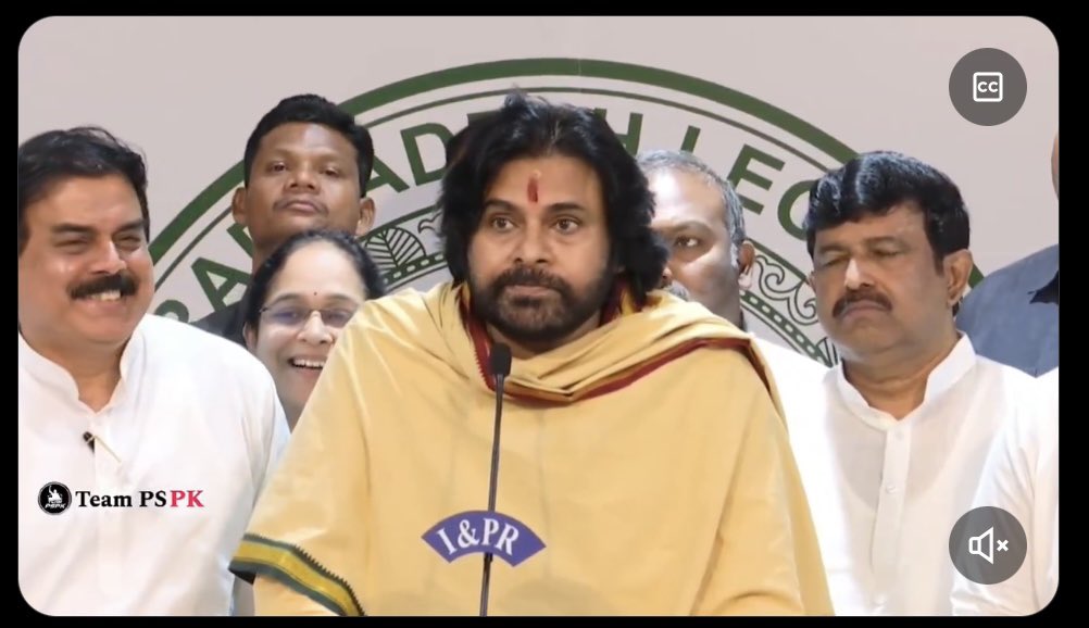 21 సీట్లు వచ్చినోడు, 11 సీట్లు వచ్చినోడిని లెక్కచేయనపుడు,

Graduation చేసిన మనం, Inter కూడా పాస్ అవ్వనోళ్లని లెక్క చేయనవసరం లేదు. 

Education is true power !
We have every right to criticise ‘uneducated politicians’ constructively !

#andhrapolitics