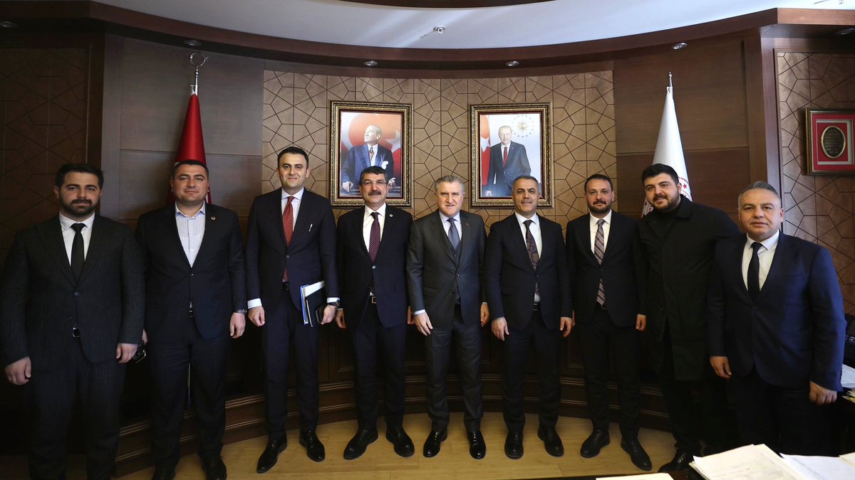 📍 GENÇLİK ve SPOR BAKANLIĞI 

Milletvekilimiz Ferhat Nasıroğlu, Hasankeyf Kaymakamımız Mehmet Ali Irmak, Merkez İlçe Başkanımız Fatih Doğu, Gençlik Kolları Başkanımız Mustafa Şahin, Hasankeyf İlçe Başkanımız Nevzat Dilekçi, İkiköprü Belediye Başkanımız Halil İbrahim Karabulut,