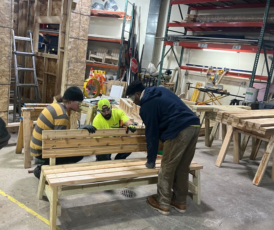 TreeTrust's tweet image. Busy day in the shop! 💪🌳 Tree Trust YouthBuild is putting the final touches on these benches, soon to become outdoor classrooms for Learning with Trees™ schools. Hands-on skills making a real impact! 🌿 #YouthBuild #OutdoorLearning #LearningWithTrees