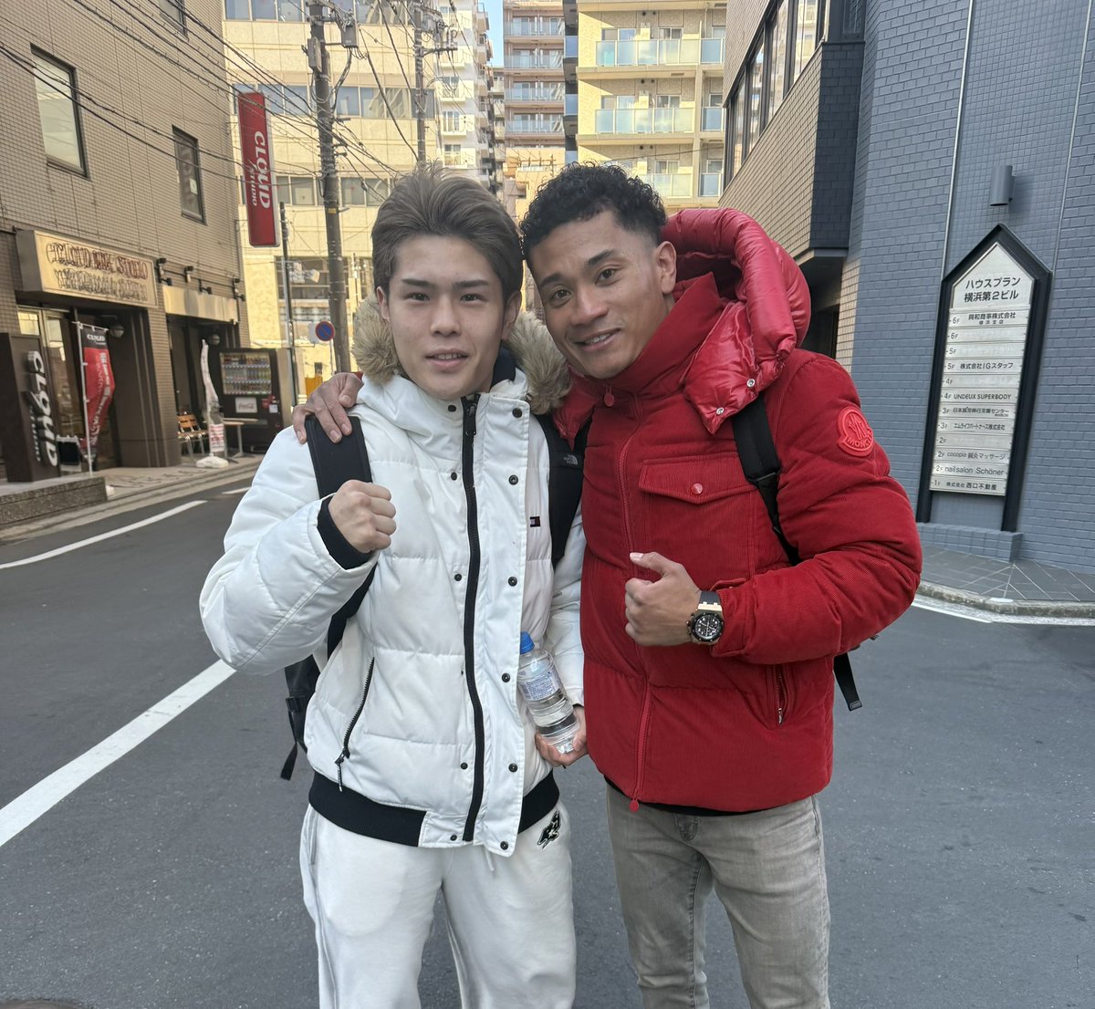 I Just Met Jin Sasaki Today🙌🏽

尽とばったり🙌🏽

#boxing #boxinglife 
#boxingtraining 
#boxinggym 
#boxingnews 
#jinsasaki
#andyhiraoka 
#佐々木尽
#平岡アンディ
#大橋ボクシングジム