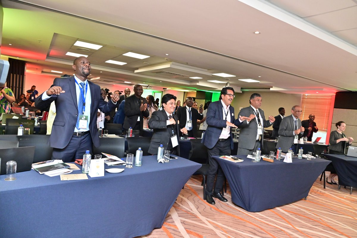 augustinevickie's tweet photo. Who said science can't be fun ? Managed to capture some goofy moments at the Future of Science Communication Conference in Kenya
@SheilaAfrica
@TunjiLardner
@AgBioWorld
@mqhlay
@ScienceAlly
#SciComm
#FutureofScience #FutureofScienceCommunication #GlobalChampions https://t.co/jNLPpjfkbo