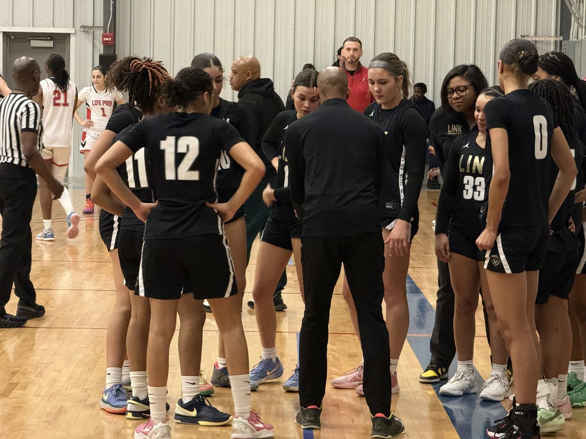 Game Day for our #LadyLions🦁 
⛹🏼‍♀️vs Lift For Life
📍 St.Louis,Mo @ Lift for Life
⏰ 5:30pm
#PartofthePride🦁🏀 #DevelopmentU