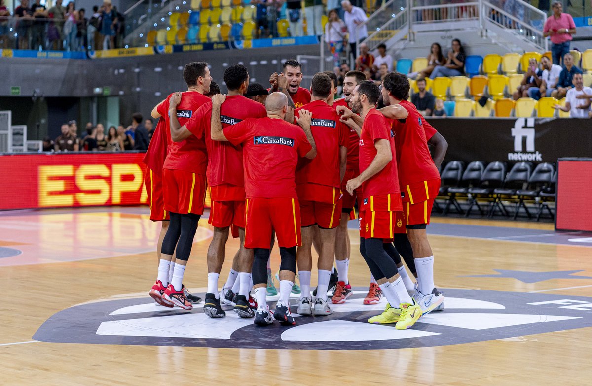 Baloncesto España (@baloncestoesp) on Twitter photo Un CAMPEÓN del MUNDO se retira 🥹
Siempre recordaremos tu magia, talento, compromiso y alegría 😍
Gracias por tanto, <a href="/qcolom10/">Quino Colom</a> 🫶
#LaFamilia #SomosEquipo Un CAMPEÓN del MUNDO se retira 🥹
Siempre recordaremos tu magia, talento, compromiso y alegría 😍
Gracias por tanto, <a href="/qcolom10/">Quino Colom</a> 🫶
#LaFamilia #SomosEquipo
