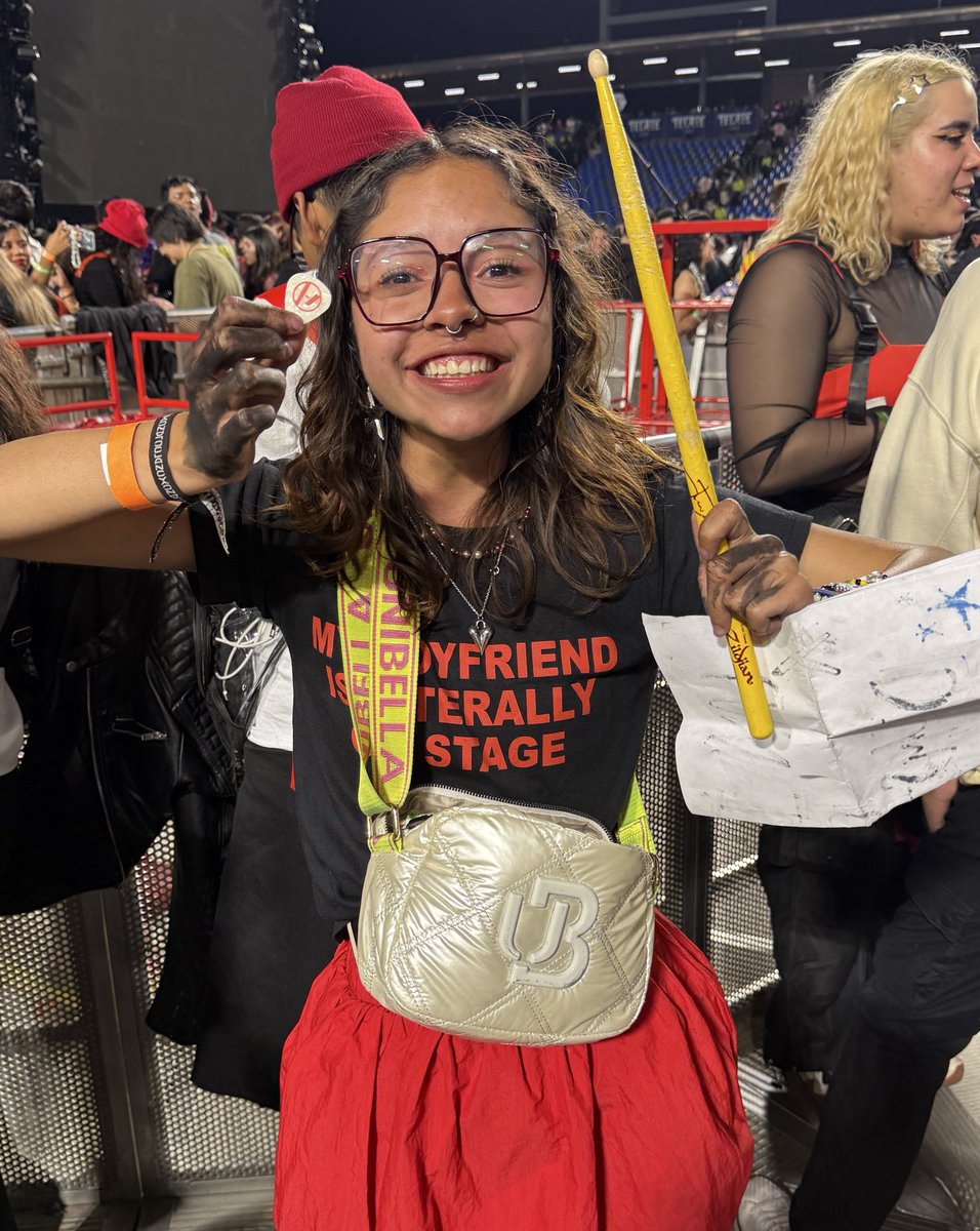 valen ✮ tweet media