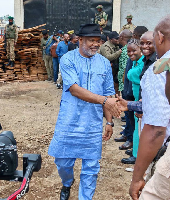 Umuyobozi Mukuru wa AFC/M23 ubu tuvugana ari muri Bukavu.

Icyo ibi bivuze ni iki?

Bukavu ifite umutekano usesuye, AFC/M23 nta gahunda yo kuhava ifite ikindi ikirere cya Bukavu kirarinzwe kuburyo nta drone yaturuka I Burundi cyangwa Kinshasa ngo ize guhungabanya umutekano