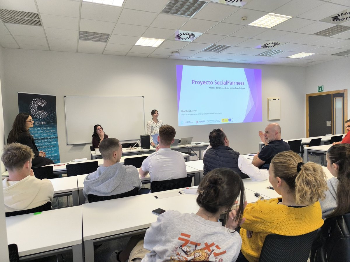 👀 ¡Manos a la obra! En #CENIDexperience los estudiantes descubren nuestras herramientas en acción.
🤖 Desde asistentes inteligentes hasta análisis del lenguaje , exploramos juntos el poder del #PLN ¡La mejor forma de aprender es experimentando!
<a href="/Cenid_Alicante/">CENID</a>
#IA #gplsi