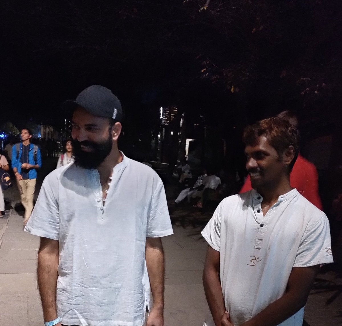 CMayakoti's tweet photo. Thanks to modest @Ram_Miriyala for allowing a close pic,
 Do listen to this soul stirring rendition by him 
 https://t.co/Ftp7xNBfmm

Looking forward to his performance tomorrow at #MahaShivratri2025 @ishafoundation https://t.co/INtjbqTMjQ