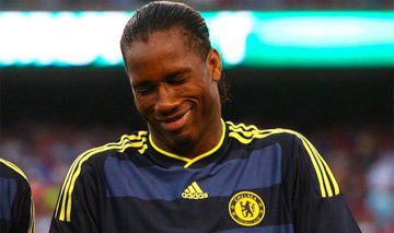 Fine gal....No nyash 😩😂😂😂🚮