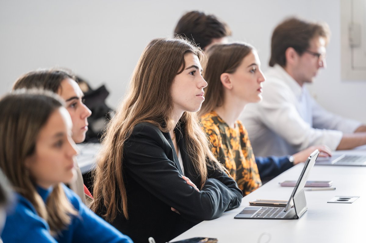 bsm_upf's tweet image. #Education is evolving! 📚💻 At UPF-BSM, we blend in-person learning with #DigitalTools to enrich content, boost collaboration &amp;amp; build essential skills—anytime, anywhere. 🚀

Because learning is about both books &amp;amp; innovation! 📖✨

Happy #WorldDigitalLearningDay! 🌍
