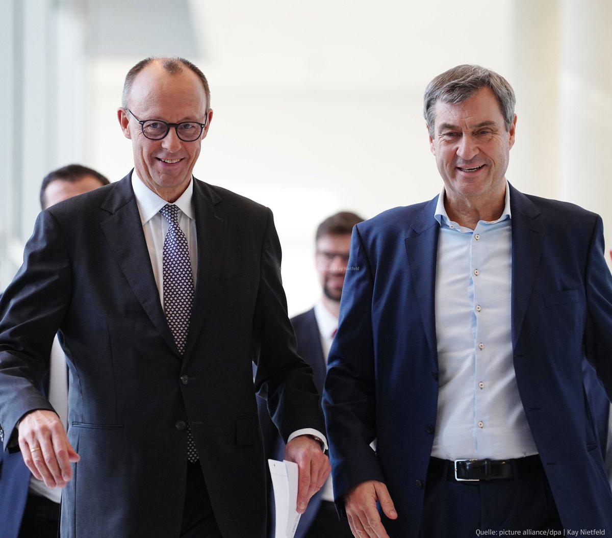Markus_Soeder's tweet image. Herzlichen Glückwunsch an @_FriedrichMerz zur Wiederwahl! Habe ihn mit großer Freude und aus tiefer Überzeugung wieder für das Amt als Vorsitzender der @cducsubt vorgeschlagen. Damit hat er ein starkes Mandat für die anstehenden Koalitionsverhandlungen und als nächster…