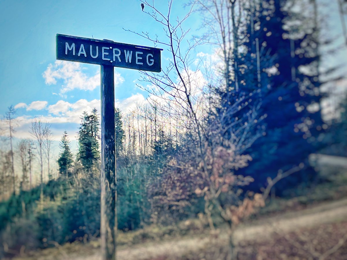 MAUER WEG!