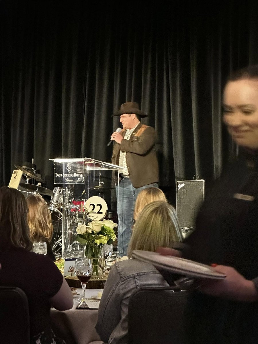 SummitCleanning's tweet image. This past weekend, Tetiana, owner of Summit Cleaning, had an opportunity to attend and support Epic Experience event.This amazing organization empowers adult cancer survivors through adventure camps and support programs.Summit Cleaning is proud to support such a meaningful cause!