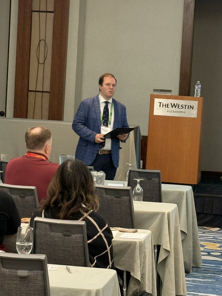 CharacterIsKey's tweet image. Marketing for the Win!  Grayson Loomis and Eric Thorp from 38 House led an interactive session with lots of great ideas!