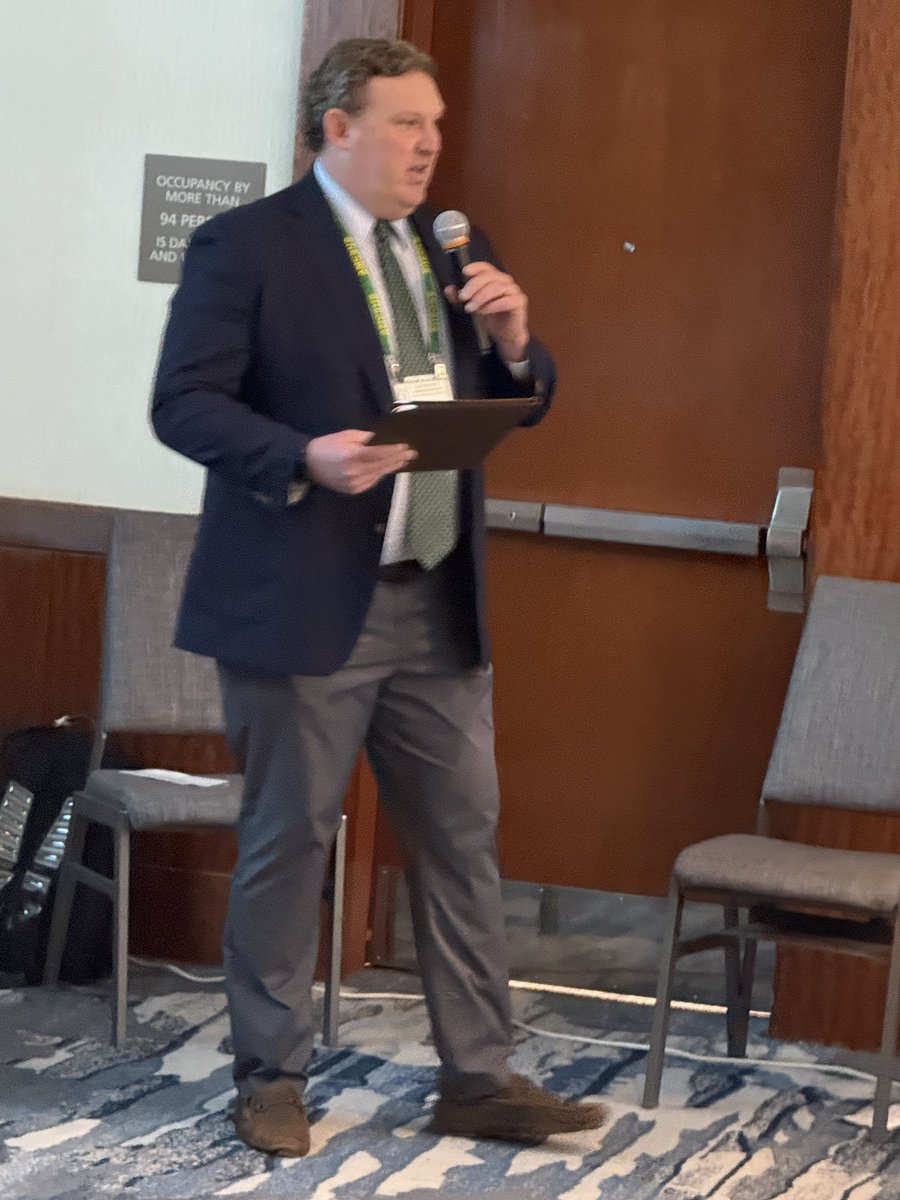 CharacterIsKey's tweet image. Marketing for the Win!  Grayson Loomis and Eric Thorp from 38 House led an interactive session with lots of great ideas!