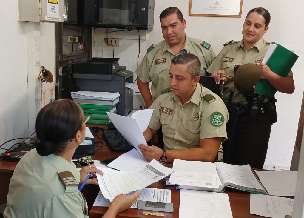 Sec. Reg. <a href="/CarabDDHHyFam/">Carabineros Derechos Humanos y Prot. de la Familia</a> #Maule realiza charla a la Guardia de la 3era. Com. #Talca, en la aplicación de la Ley 21. 675 para prevenir, sancionar y erradicar la violencia contra la mujer, reforzando la correcta toma de denuncias y vinculación con Juz. de Fam. y Ministerio Público.