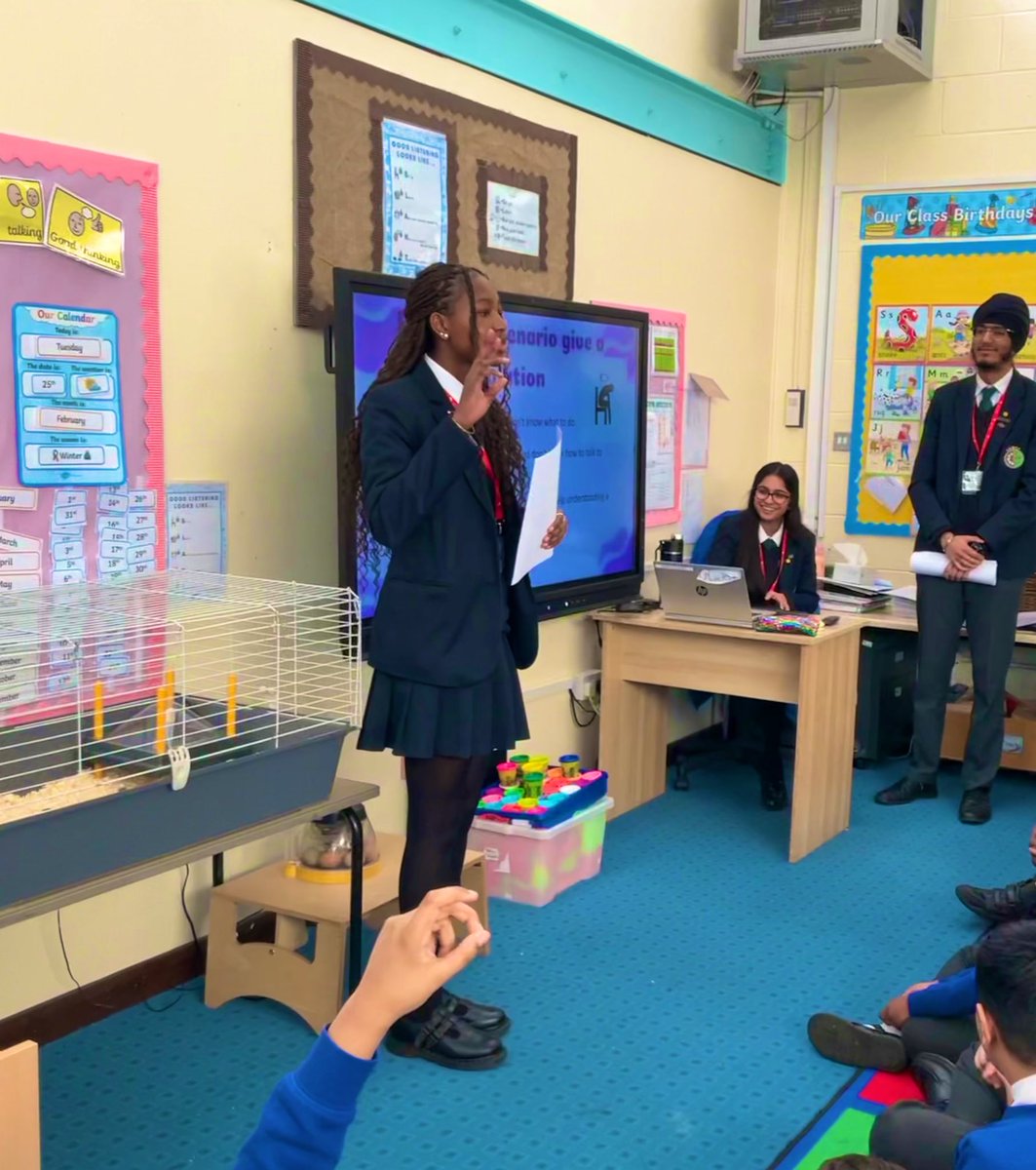 QMGS_CYM's tweet image. CYM Mental Health Team were at @NorthWalsall this afternoon presenting their workshop on Relationships.The session was lead by Agamjot,Ria & Kenya to Yr 5 & Yr 6’s.Pupils learnt the importance of healthy relationships in the home,school & workplace,including how to solve issues