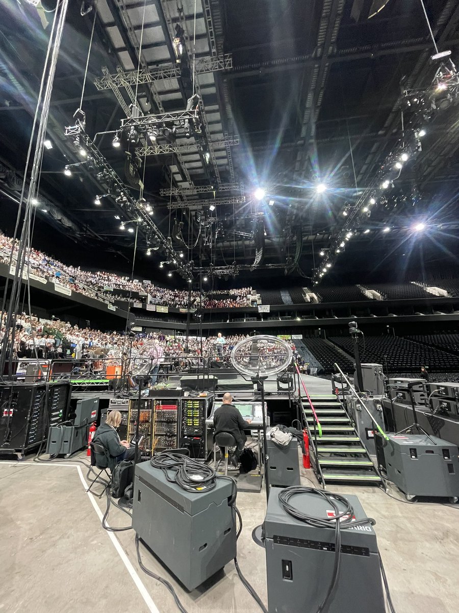 withnellfoldps's tweet photo. Rehearsing for Young Voices 🎤 https://t.co/CXE8xPjc6y