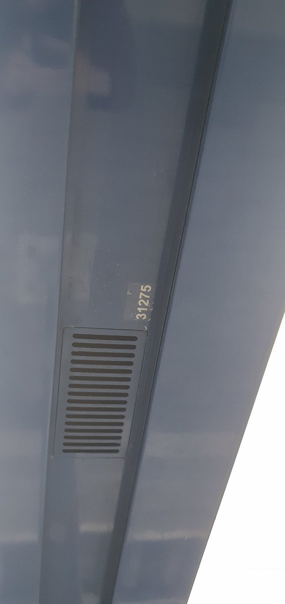 anekdotisch's tweet photo. @NS_online Hoi, er is weer een bord kapot op station Gilze-Rijen (spoor 4 nr 31275), kunnen jullie dit repareren? :) https://t.co/nYgpvA0Ouz