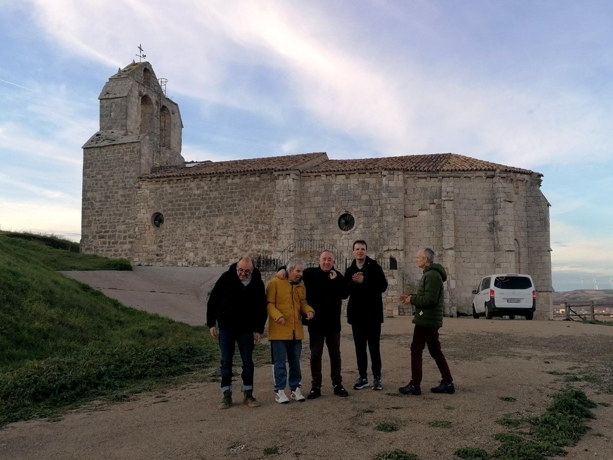 CryptoDomAlts's tweet image. 🔵El fin de semana de la vivienda #ElOlivo estuvo de planes y buenos momentos.

👉🏼El sábado disfrutaron de una excursión a Melgar de Fernamental y por la tarde se sumergieron en un taller de realidad virtual en el MEH.

👉🏼El domingo, vermú en Cardeñadijo y la Ermita de Muñó.