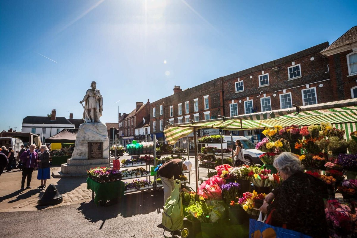 South & Vale Business Support (@teamsvbs) on Twitter photo 1/2
Wantage has been named one of England’s best market towns by <a href="/IndepenCottages/">Independent Cottages</a>!✨
With 235 independent businesses, 132+ listed buildings and a rich history, it’s a must-visit.
Explore what Wantage has to offer via our Visit Southern Oxfordshire website - link in thread! 👇 1/2
Wantage has been named one of England’s best market towns by <a href="/IndepenCottages/">Independent Cottages</a>!✨
With 235 independent businesses, 132+ listed buildings and a rich history, it’s a must-visit.
Explore what Wantage has to offer via our Visit Southern Oxfordshire website - link in thread! 👇