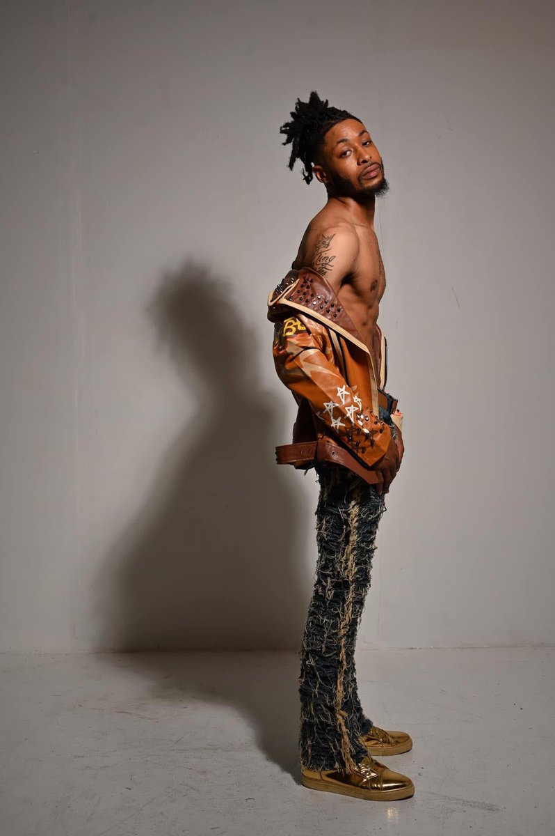 SaintJamesShow's tweet photo. Is #TylerLittle of #SundayBest fame stepping into the R & B arena? Seems like gospel artists are making the transition. https://t.co/E8oUpmRNtm