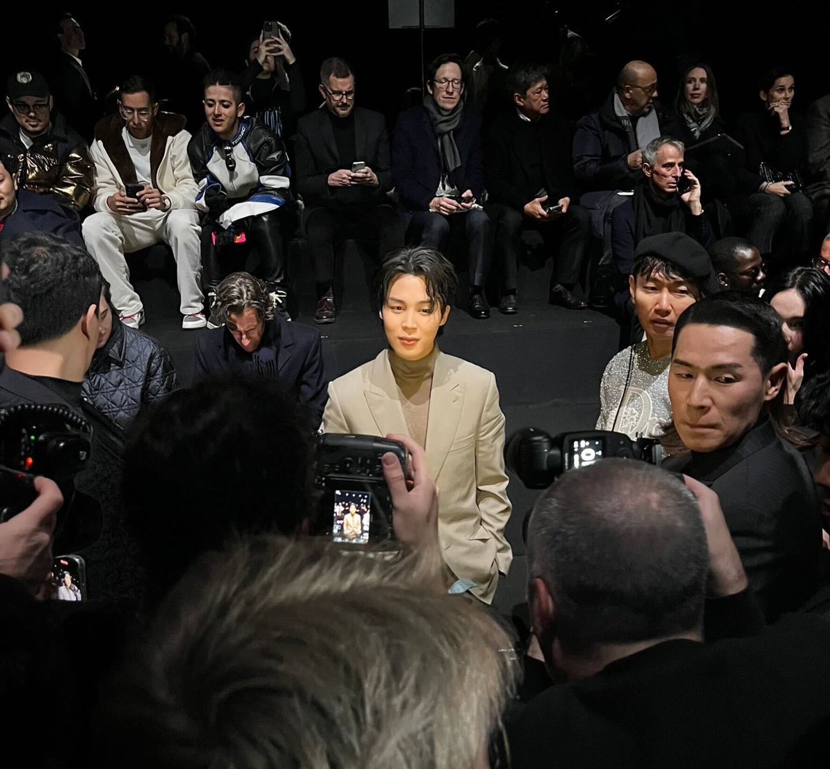 ✩ seeing bts tweet media