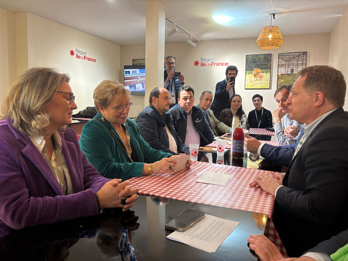 Chambre d'agriculture de Région IDF (@caidf) on Twitter photo Moment d'échanges privilégié entre Présidents, Vice-Présidents de la <a href="/CAIDF/">Chambre d'agriculture de Région IDF</a> et du <a href="/valdoise/">Département du Val d'Oise</a> autour des enjeux agricoles régionaux et départementaux lors du #SIA2025
Merci ! <a href="/mc_cavecchi/">Marie-Christine Cavecchi</a> <a href="/celvillecourt/">celine villecourt</a> Moment d'échanges privilégié entre Présidents, Vice-Présidents de la <a href="/CAIDF/">Chambre d'agriculture de Région IDF</a> et du <a href="/valdoise/">Département du Val d'Oise</a> autour des enjeux agricoles régionaux et départementaux lors du #SIA2025
Merci ! <a href="/mc_cavecchi/">Marie-Christine Cavecchi</a> <a href="/celvillecourt/">celine villecourt</a>