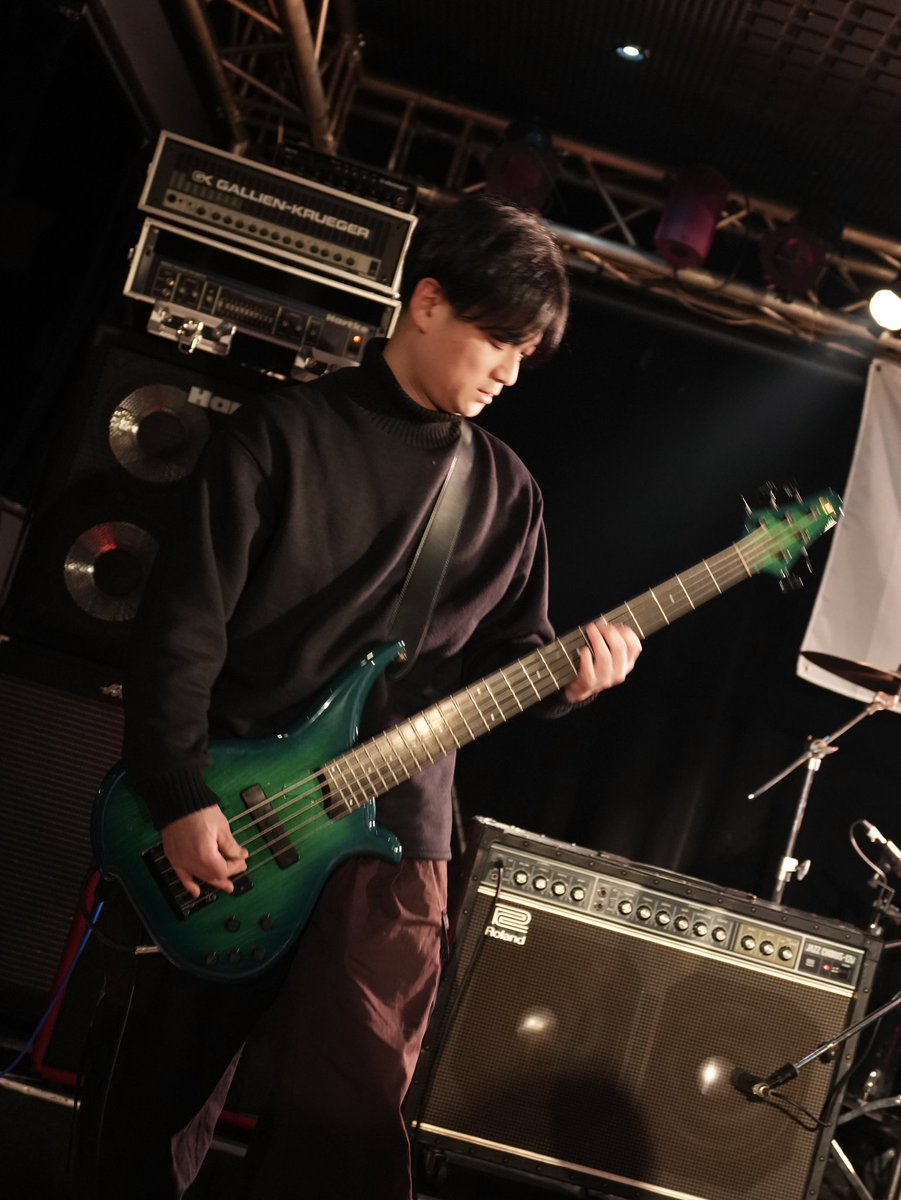3Moni4's tweet photo. こちらは
OverSleepingUndersonさん
めっちゃカッコいい曲ばっかりだったなー
そして物販が最高過ぎた‼︎
次の物販が楽しみ🤭 https://t.co/FfGtrWbs7S