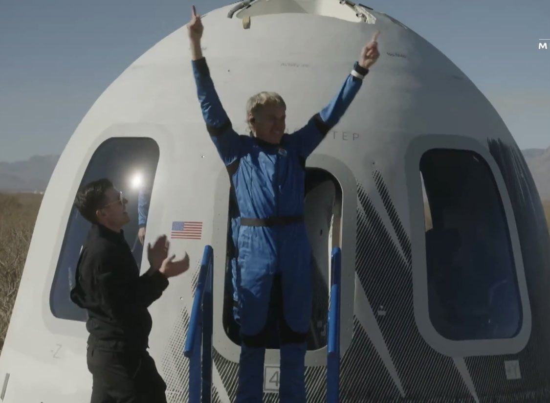 marpercarla's tweet photo. Bienvenido de vuelta @JesusCalleja !!! 🚀

El turismo espacial ha llegado para quedarse 👏🌍

@informativost5 
@telecincoes 
@cfranganillo 
#AgenciaEspacialEspañola https://t.co/UjWe3qTpLD