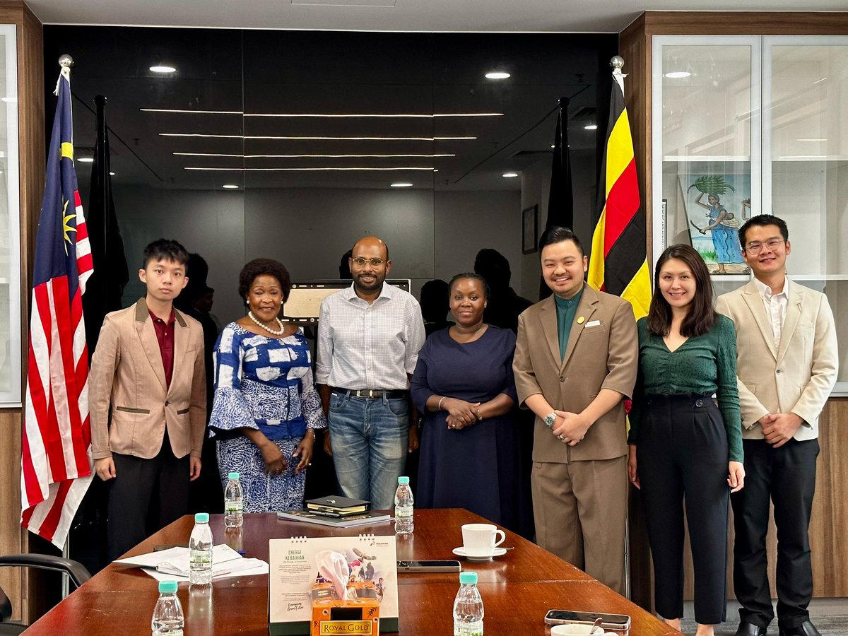 CWYouthHub's tweet photo. The Commonwealth Youth Innovation Hub with our partner, Knights Award were hosted by Her Excellency Betty Bigombe at the Uganda High Commission this evening! We look forward to collaborations on entrepreneurship empowerment &amp; discussion on #Commonwealth #ASEAN partnerships! 🇺🇬🌐 https://t.co/TKixGwkUbI