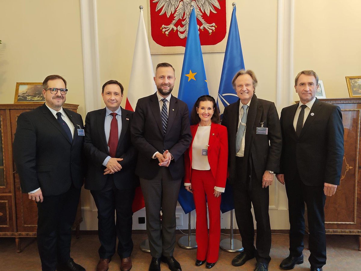 The ESC works in closely  with the Polish Governement that presides the EU: We had a most stimulating discussion with the Deputy Prime Minister Wladyslaw Kosiniak-Kamysz - excellent exchange on how move CV health forward to the benefit of Europe an its citicens - we keep in touch