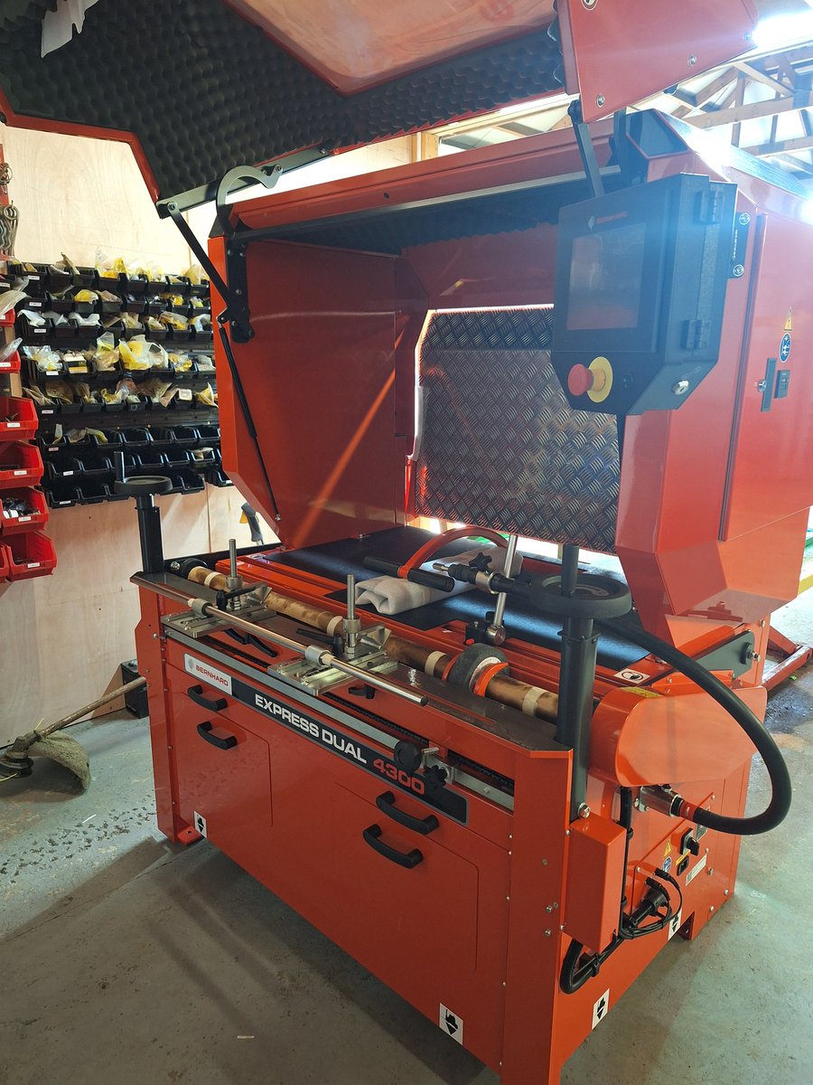 New toys arrived! Thanks <a href="/BernhardCompany/">Bernhard and Company</a>  #sharpblades #reelgrinding #turftechs