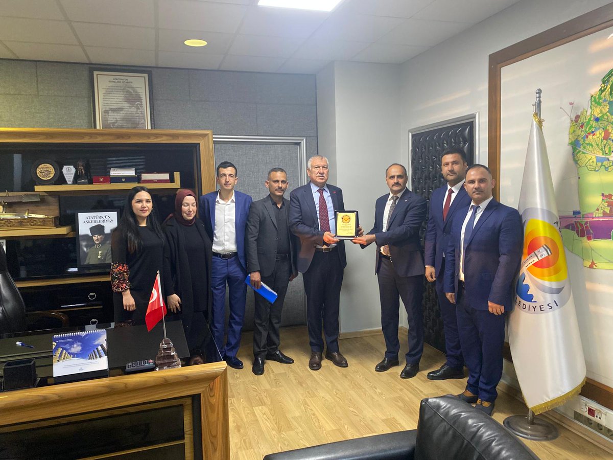 Türkiye Belediyeler Birliği Başkanvekili
Adana Büyükşehir Belediye Başkanı Sn. Zeydan KARALAR Başkanı makamında ziyaret gerçekleştirdik göstermiş olduğu ilgi ve alakadan dolayı çok teşekkür ederiz.
<a href="/eczozgurozel/">Özgür Özel</a> 
<a href="/ZeydanKaralar01/">Zeydan Karalar</a> 
<a href="/herkesicinCHP/">CHP 🇹🇷</a> 
<a href="/mansuryavas06/">Mansur Yavaş</a> 
<a href="/Ali_Oztunc/">Ali Öztunç</a>