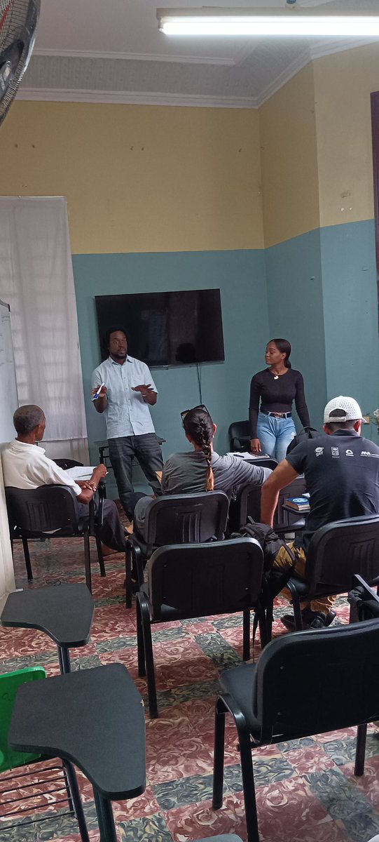 Se desarrolla capacitación sobre redes sociales y comunicación en la <a href="/CitmaArtemisa/">Delegación Provincial del CITMA Artemisa</a>. 
<a href="/citmacuba/">Ministerio de Ciencia, Tecnología y Medio Ambiente</a> <a href="/SANTANACITMA/">JOSE FIDEL SANTANA NUÑEZ</a>